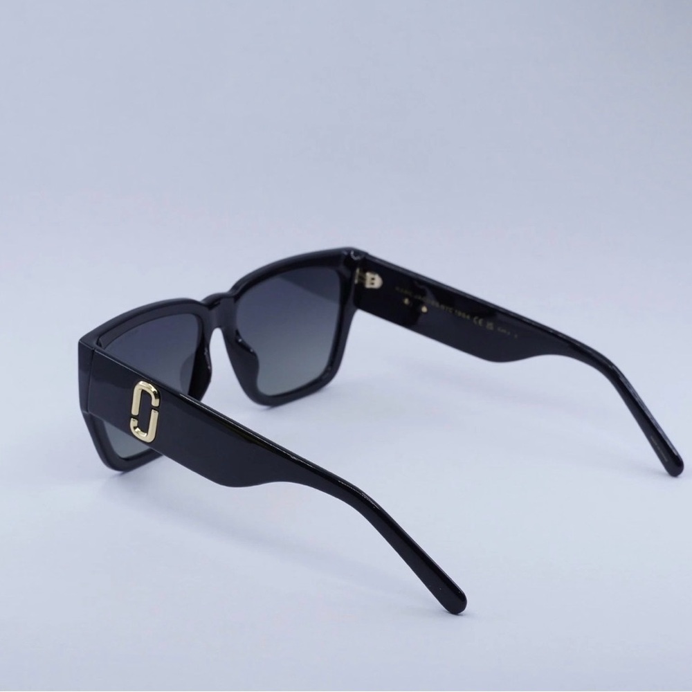 Marc Jacobs Women’s SquareBlack/Gray Gray Radiant Polarized Sunglasses & Case - Picture 4 of 6